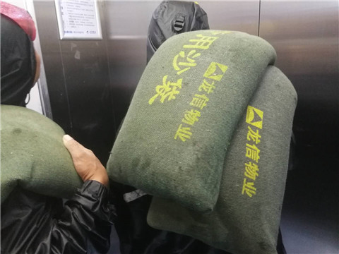 台风“温比亚”来袭,物业全员行动